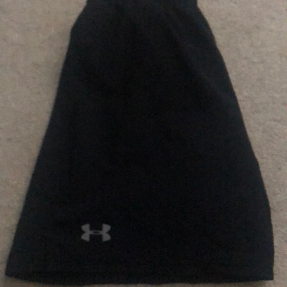 Men’s Medium Nylon Drawstring UNDER ARMOUR shorts.
